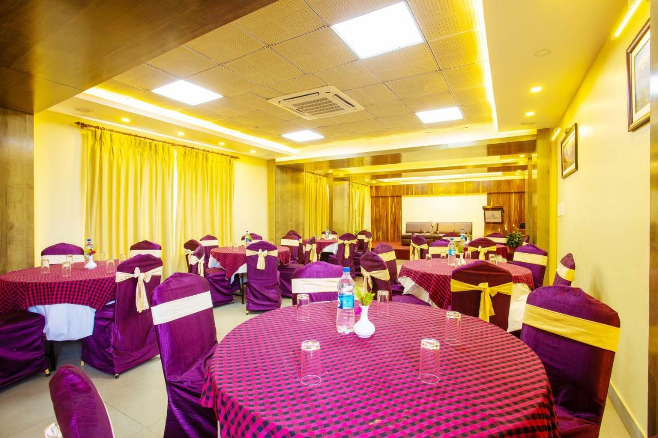 פוקהרה Hotel Lake Paradise מראה חיצוני תמונה