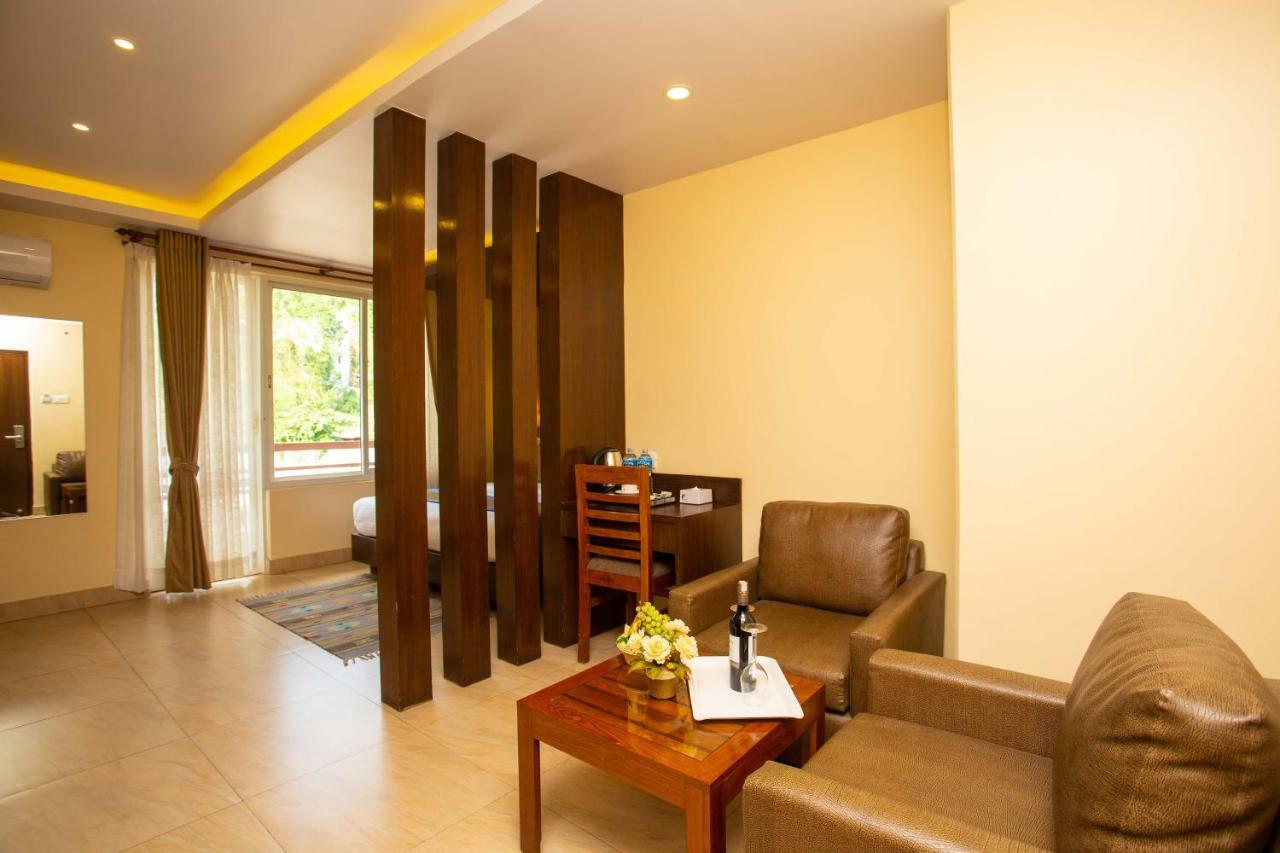 פוקהרה Hotel Lake Paradise מראה חיצוני תמונה