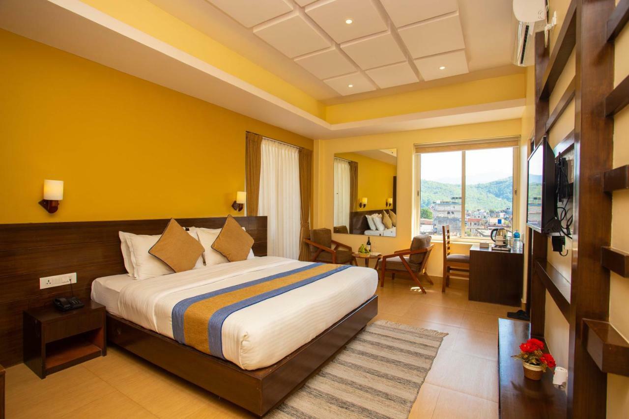פוקהרה Hotel Lake Paradise מראה חיצוני תמונה