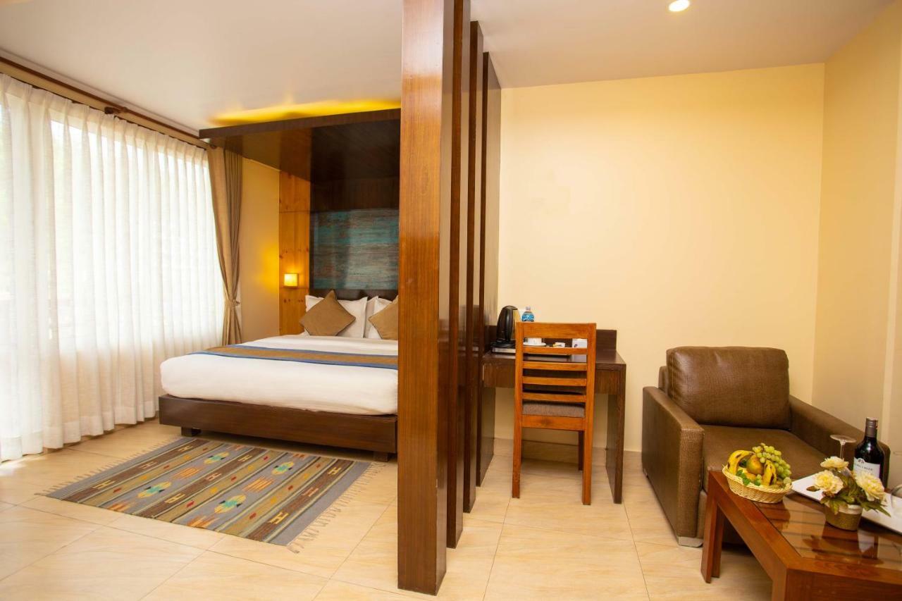 פוקהרה Hotel Lake Paradise מראה חיצוני תמונה