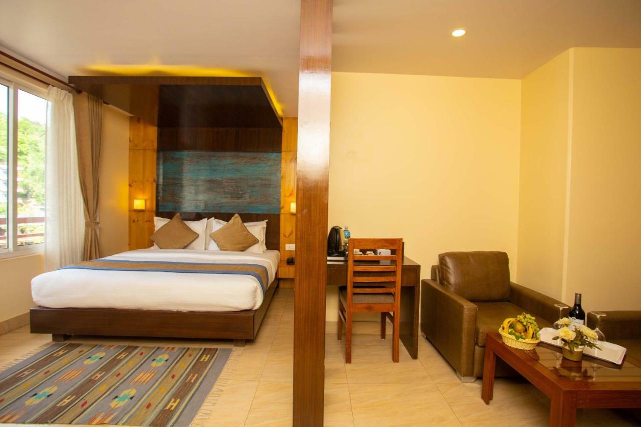 פוקהרה Hotel Lake Paradise מראה חיצוני תמונה