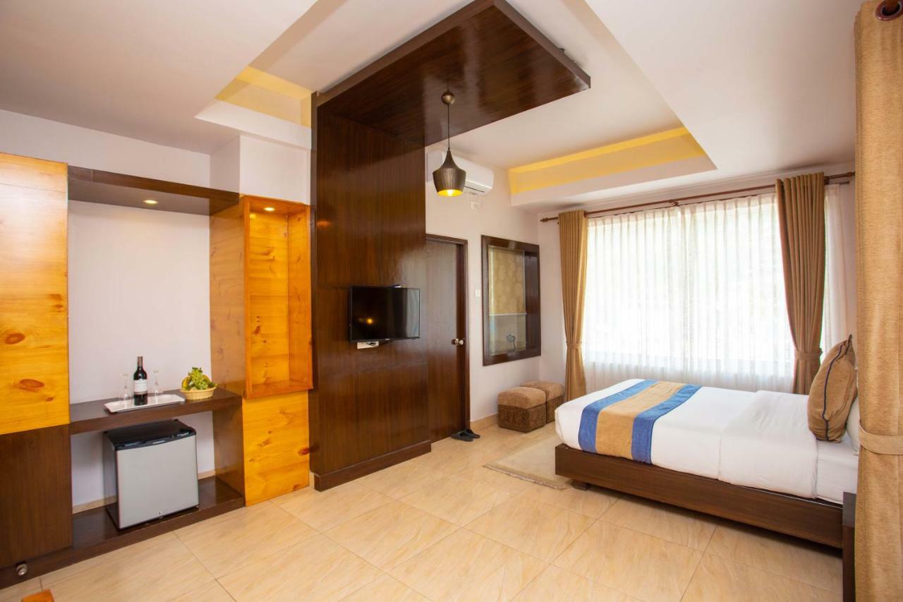 פוקהרה Hotel Lake Paradise מראה חיצוני תמונה