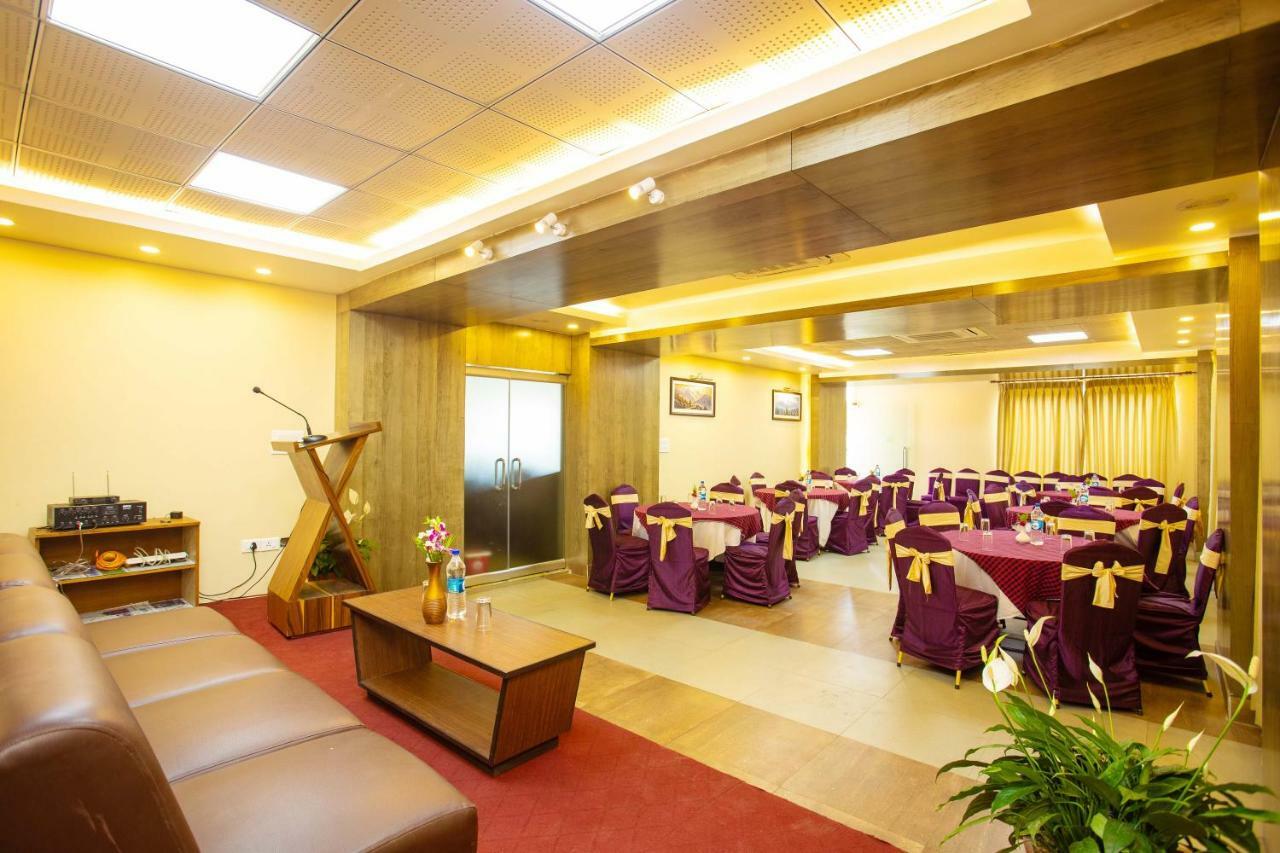 פוקהרה Hotel Lake Paradise מראה חיצוני תמונה