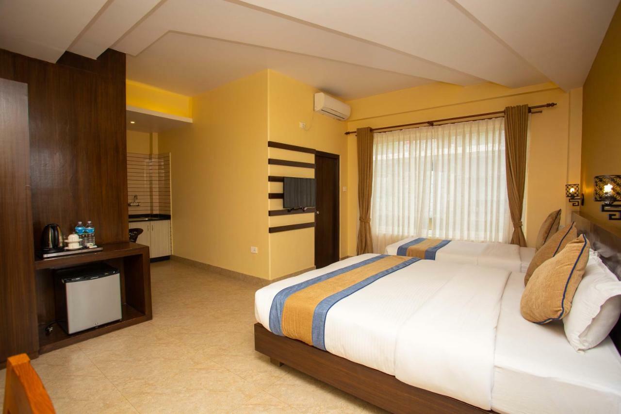 פוקהרה Hotel Lake Paradise מראה חיצוני תמונה