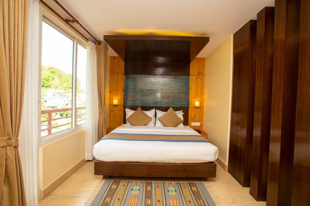 פוקהרה Hotel Lake Paradise מראה חיצוני תמונה