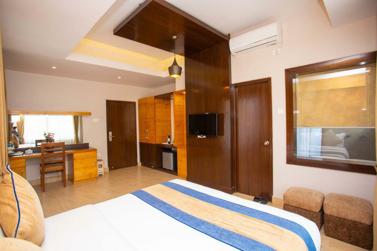 פוקהרה Hotel Lake Paradise מראה חיצוני תמונה