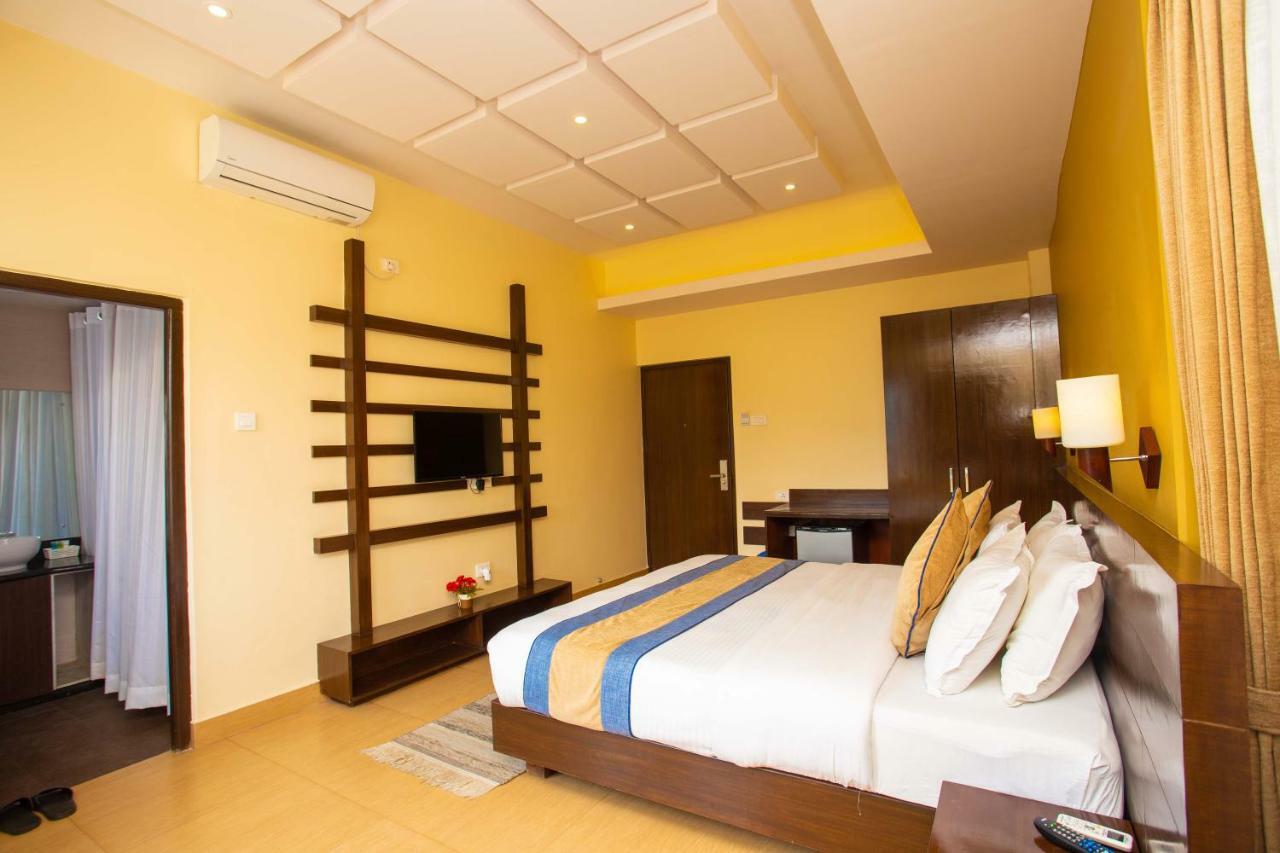 פוקהרה Hotel Lake Paradise מראה חיצוני תמונה